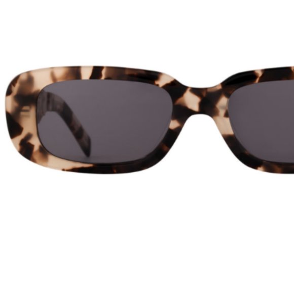 NWT Amber Sceats Maison Sunglasses